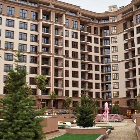 Шикарные Апартаменты Жк Печерск Плаза, Михаила Бойчука 17, 10 Мин Пешком М Звериницкая Kiev Dış mekan fotoğraf